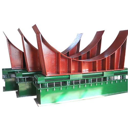 帶滾(gun)輪鞍式滾動(dong)彈簧箱支座(zuo)